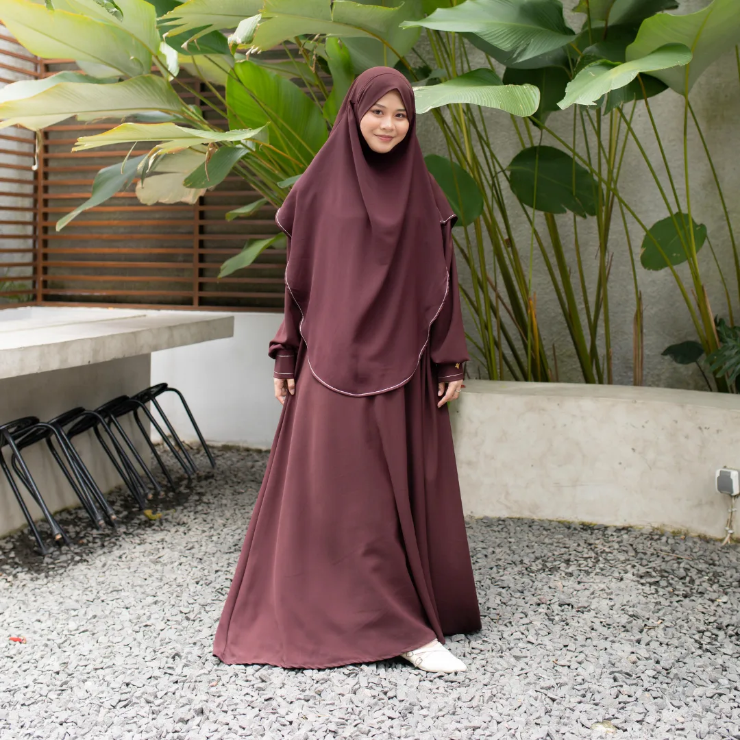 Yumna Abaya